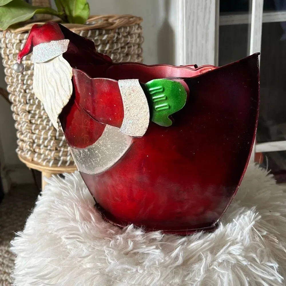 Metal Christmas Santa Claus Planter Deep red 9x11